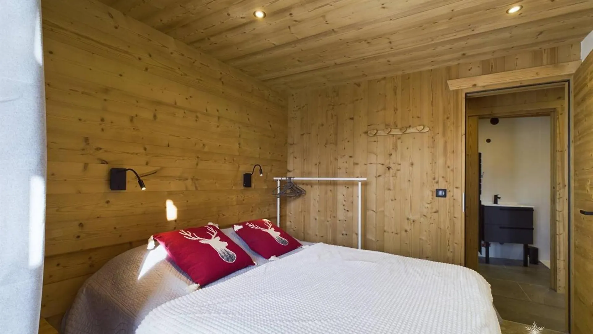 Chalet Duplex T3 Refait A Neuf 60M² - Proche Pistes Et Commerces, Wifi, Garage, Balcon Expose Sud - Fr-1-398-662 Montvalezan