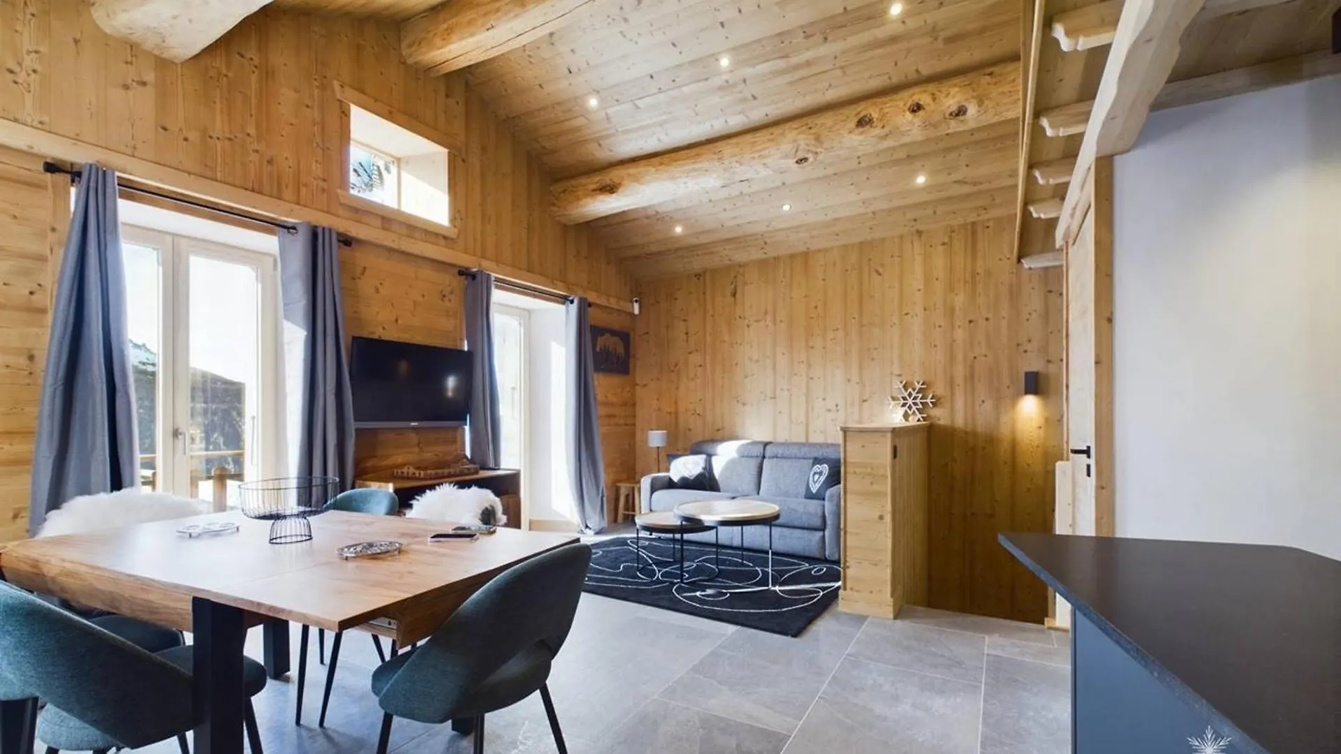 Chalet Duplex T3 Refait A Neuf 60M² - Proche Pistes Et Commerces, Wifi, Garage, Balcon Expose Sud - Fr-1-398-662 Montvalezan 0*,